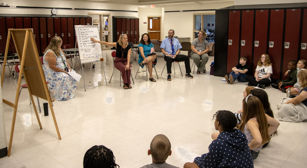 teachers welcomed new 6th graders with an orientation