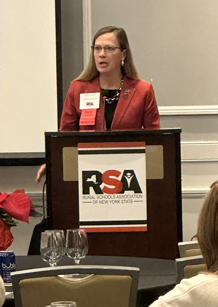 Kelly Zimmerman speaks at the RSA lectern