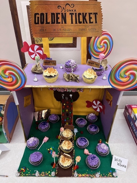 "Wonka Gol;den Ticket" cupcake display