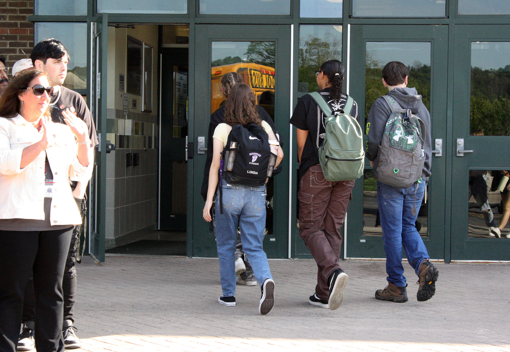 3 students arrive