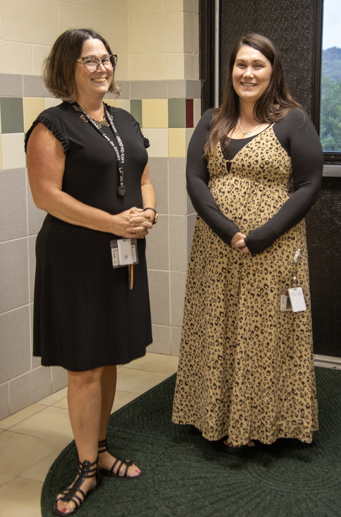 2 teachers smiling