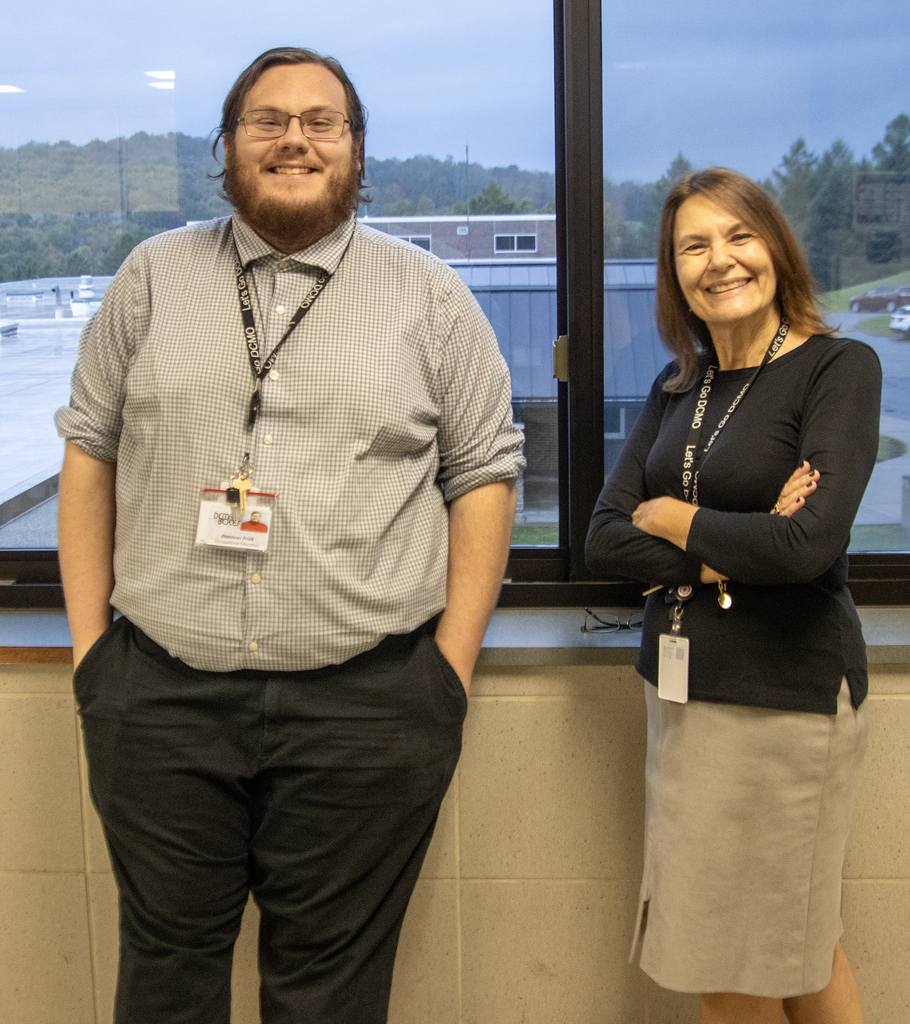 2 teachers smiling