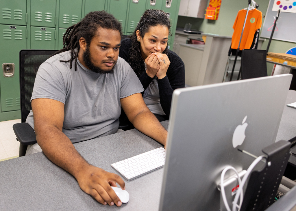 studentandparentoncomputer