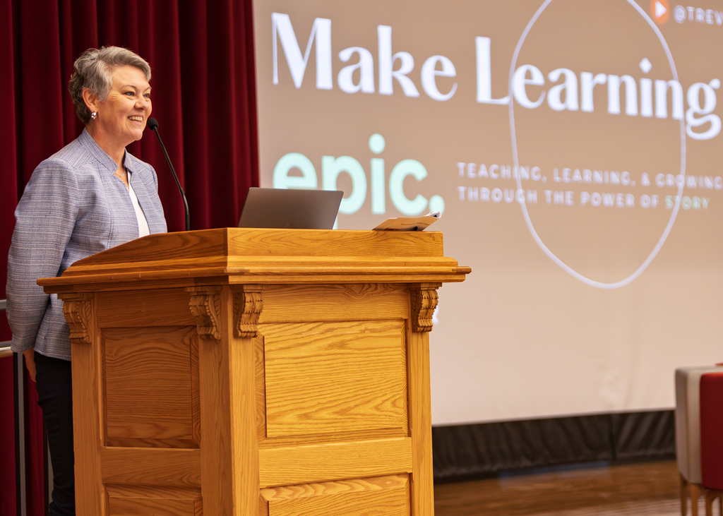 Ginger Rinaldo on stage