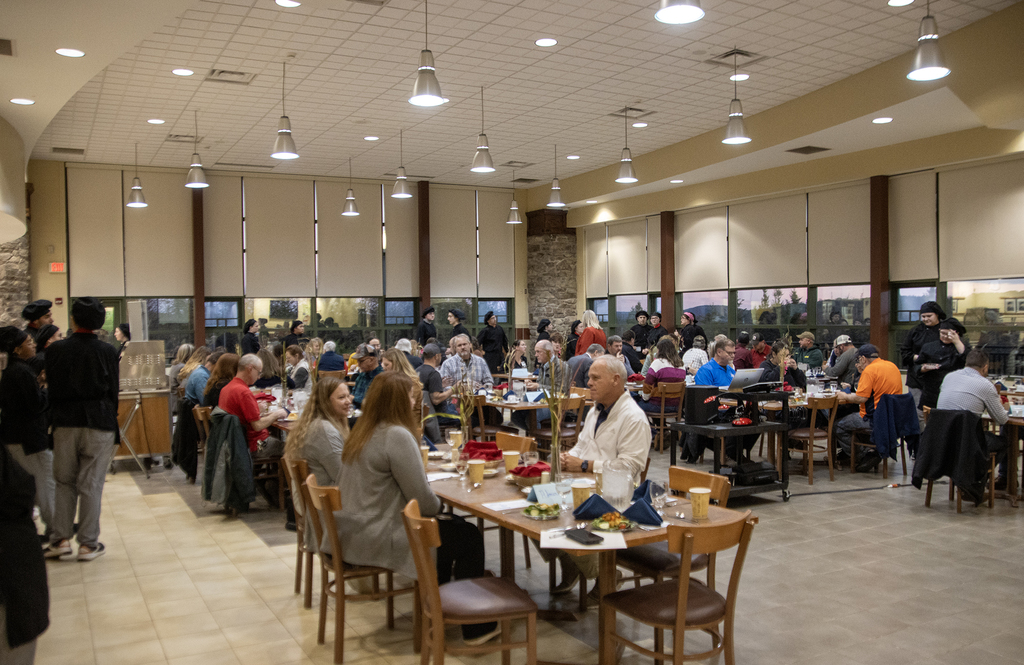 cafeteria full of people for a dinner