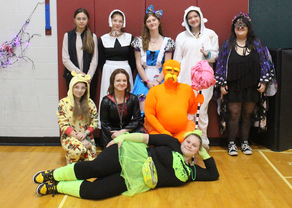 Early Childhood Education students and teache pose for group photo