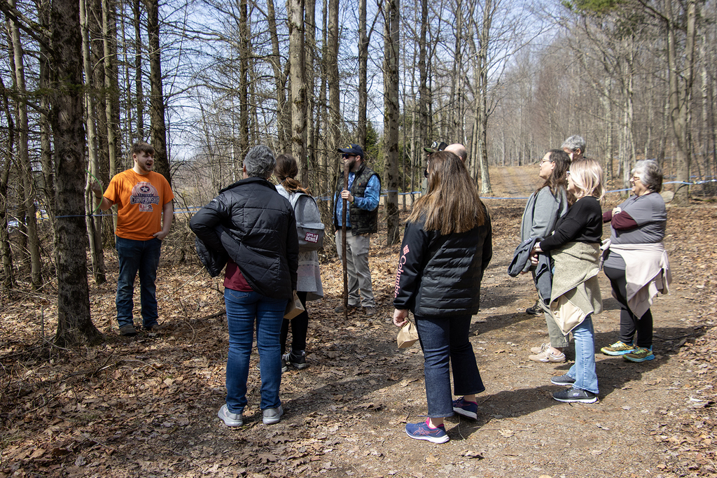 conservation student explain drop line to SSC staff