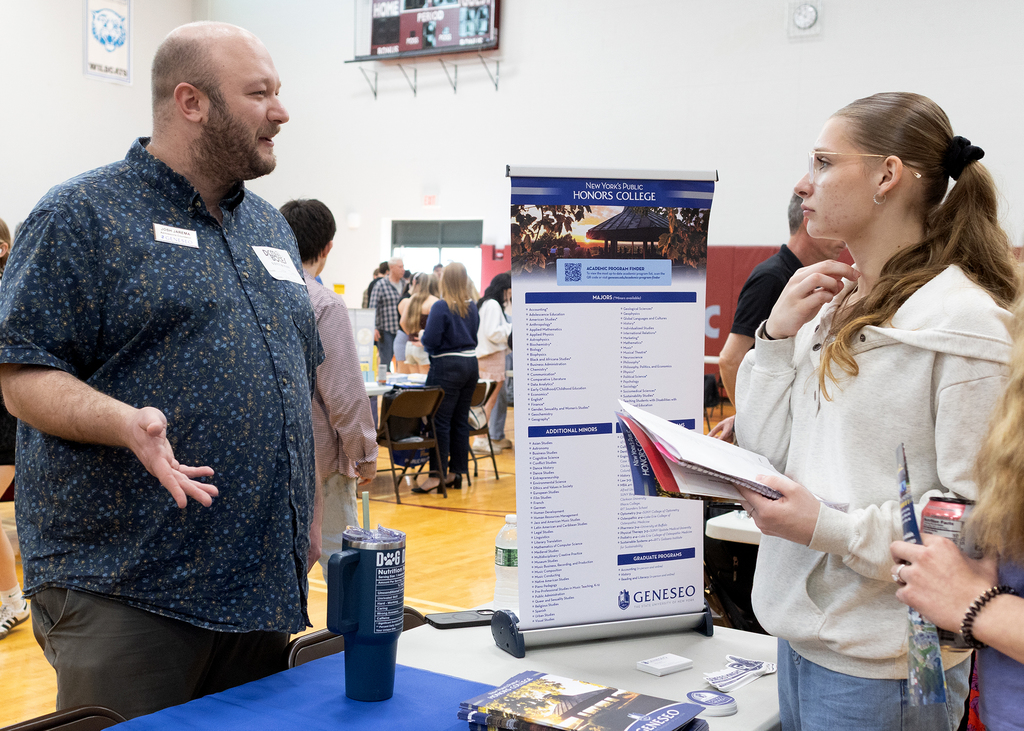 students and a recruiter at the college & career fair