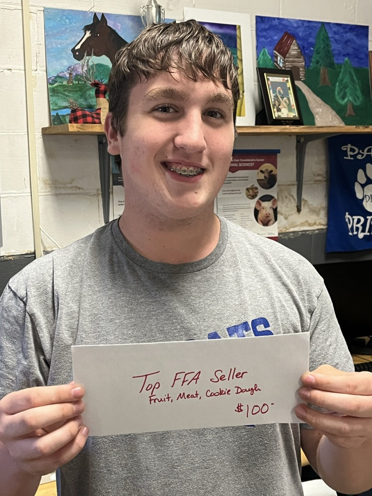 Delta FFA member Gabe Schultz gets top prize.