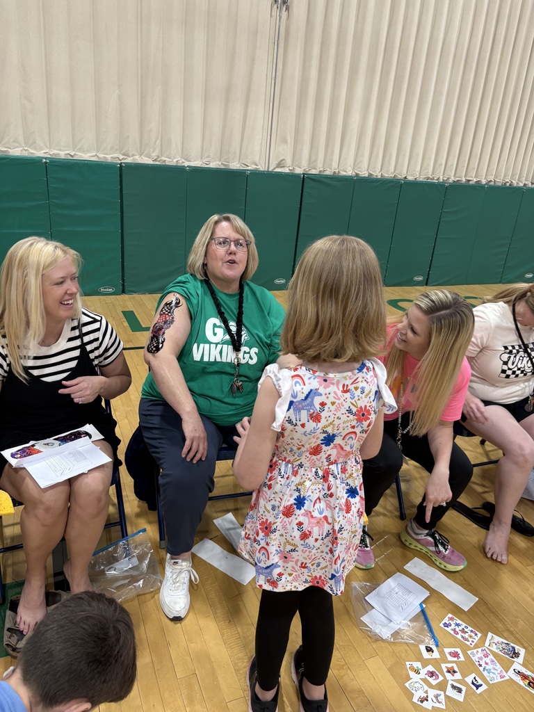 Mrs. Eberhart being tattooed by Adeline Kinrade