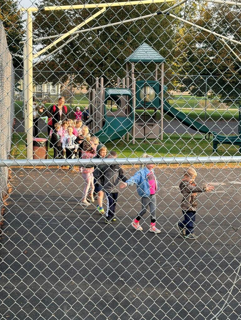 Red Ribbon Week Walk around the Park