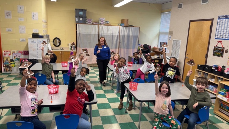 Mrs. Bouler’s kindergarten class enjoyed a visit from community helper Angie Weeks this week, complete with a story and a fun groundhog craft!