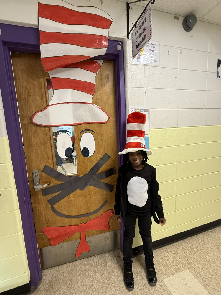 Mrs. Gandy’s 2nd graders enjoyed a special visit from Community Helper Mrs. Kaitlyn! She read a book with the class and led them in a fun directed drawing activity.