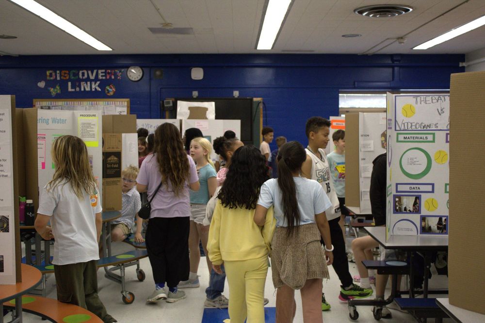 McMeen students browse the science fair
