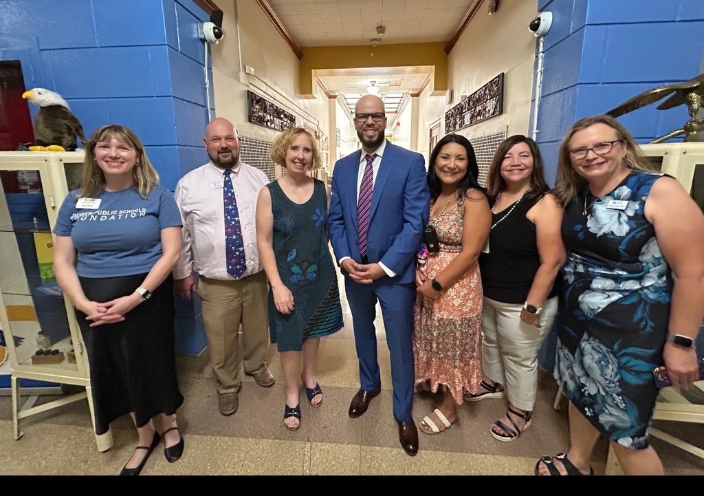 DPS Superintendent and Board of Education members visit Edison