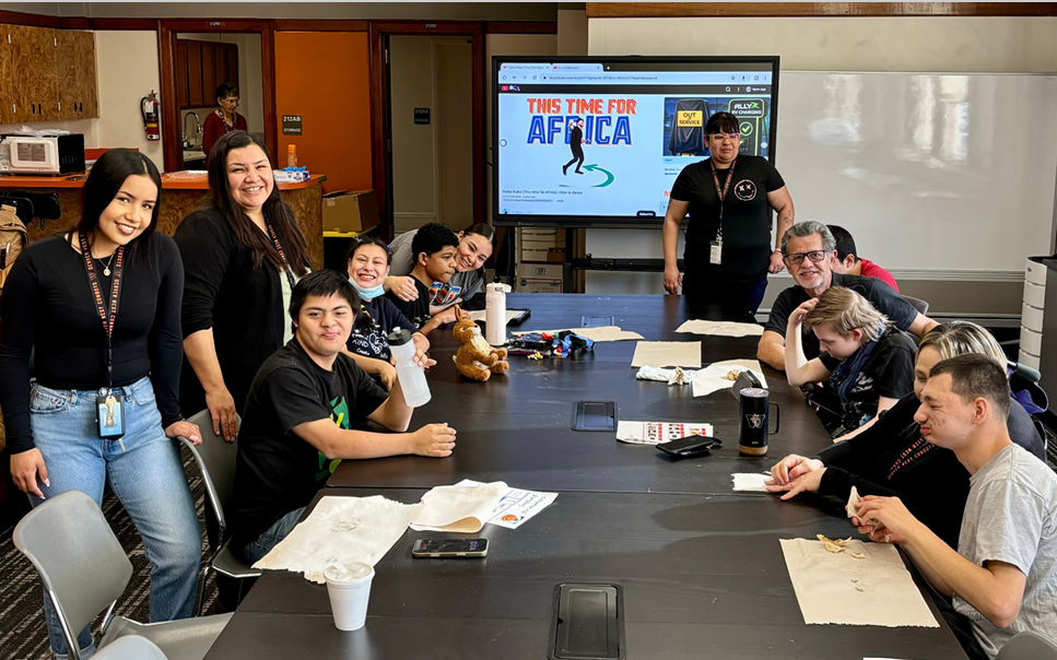 MI-S students making cinnamon rolls