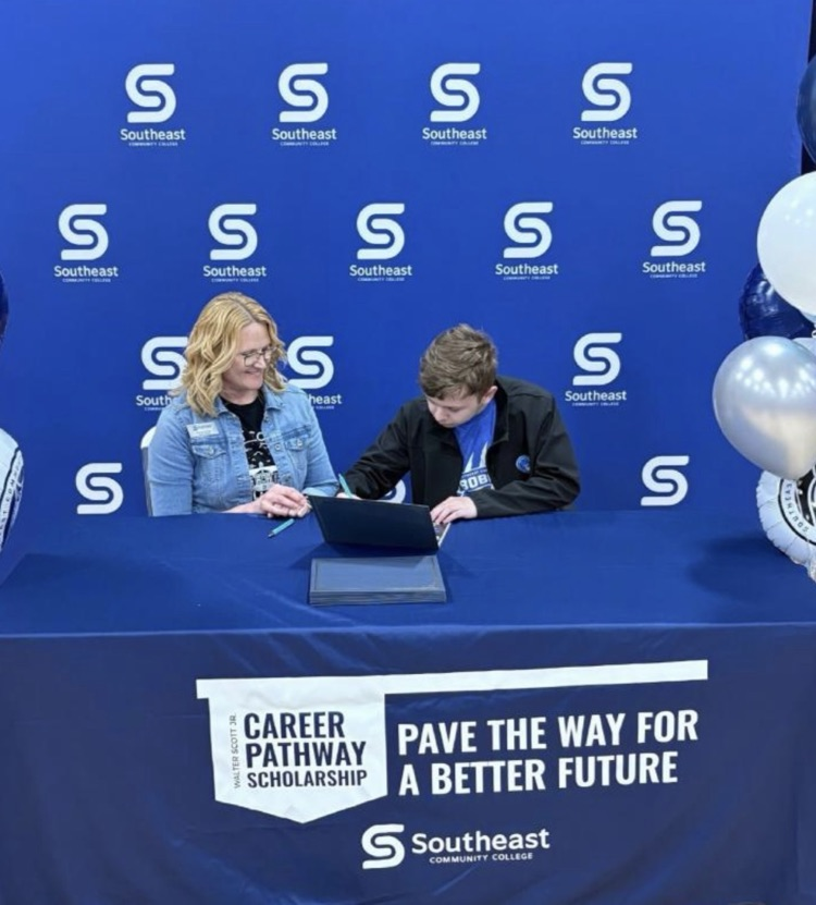 Logan Lowery signing 