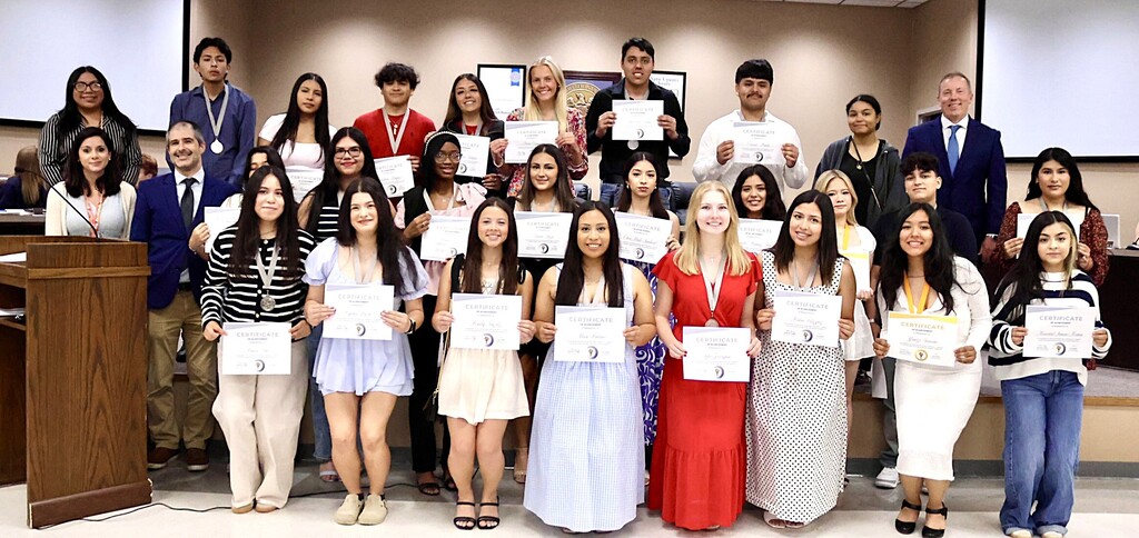 DeSoto County Schools students earn Seal of Biliteracy
