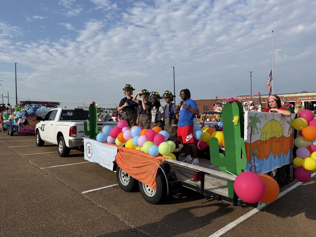 students at homecoming parade