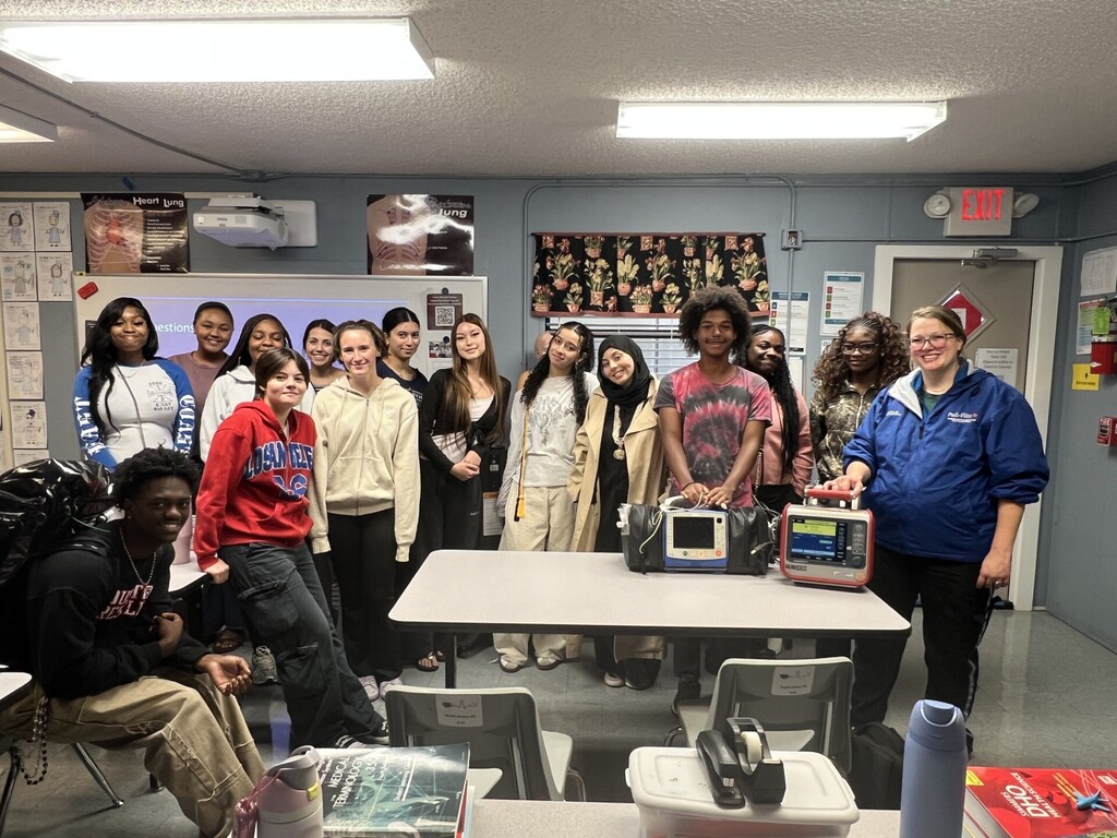 Group picture with guest speaker