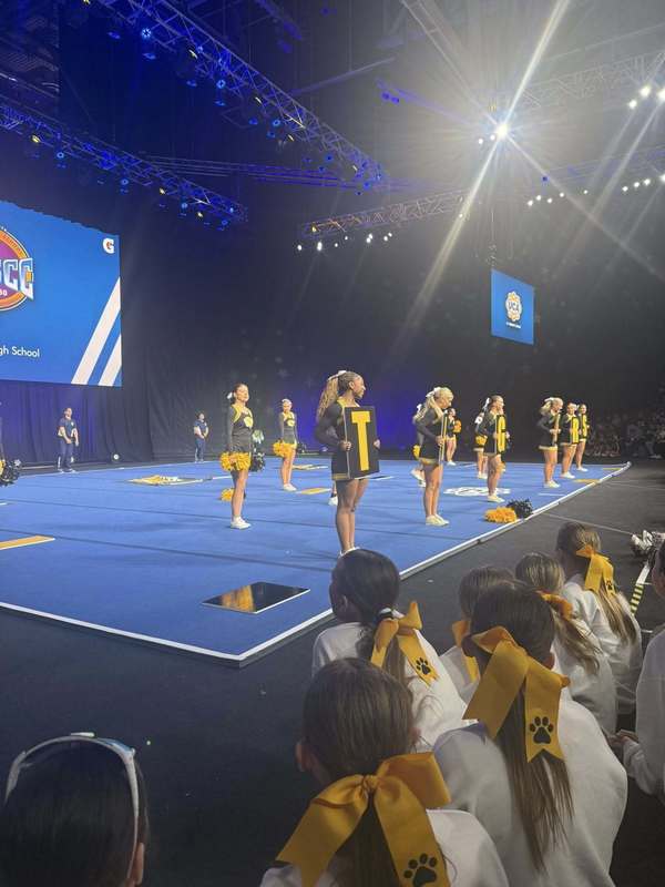 HHS Cheerleaders at Nationals - 2026