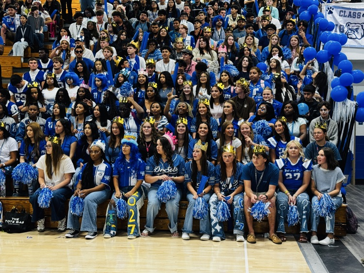 DHS Seniors at 1st pep rally