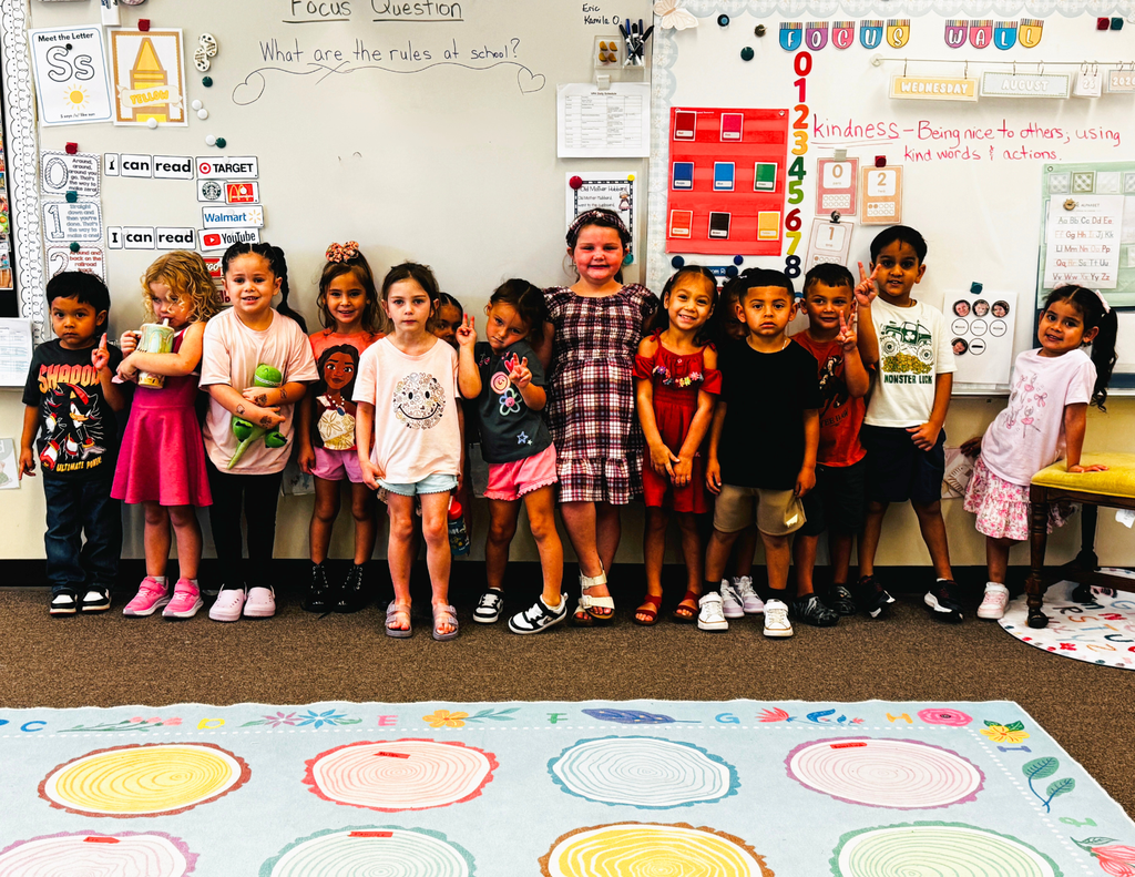 VPK class posing for a picture