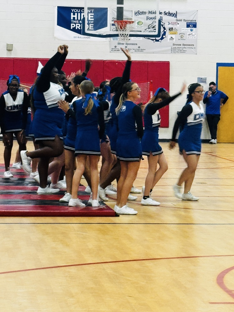 cheerleaders performing 
