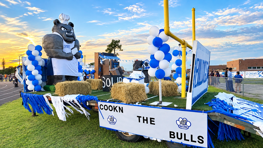 DHS Homecoming float "Cook'n the Bulls"