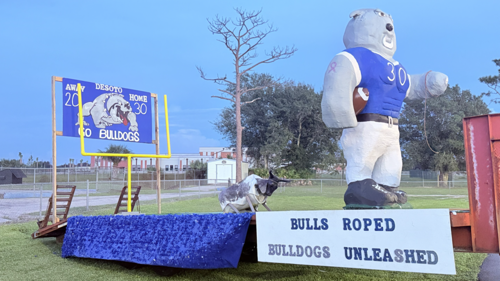 Homecoming float "Bulls Roped Bulldogs Unleashed"