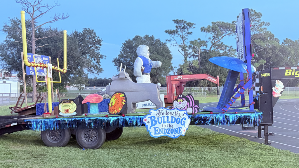 Homecoming float "Follow the Bulldog to the Endzone"