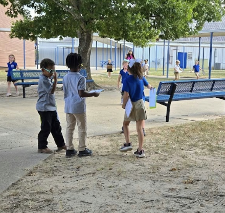Kinder Exploring