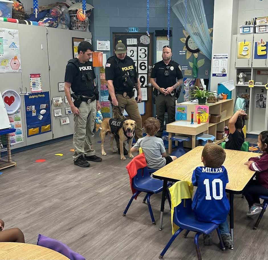 DeWitt Police officers visit DES Preschool