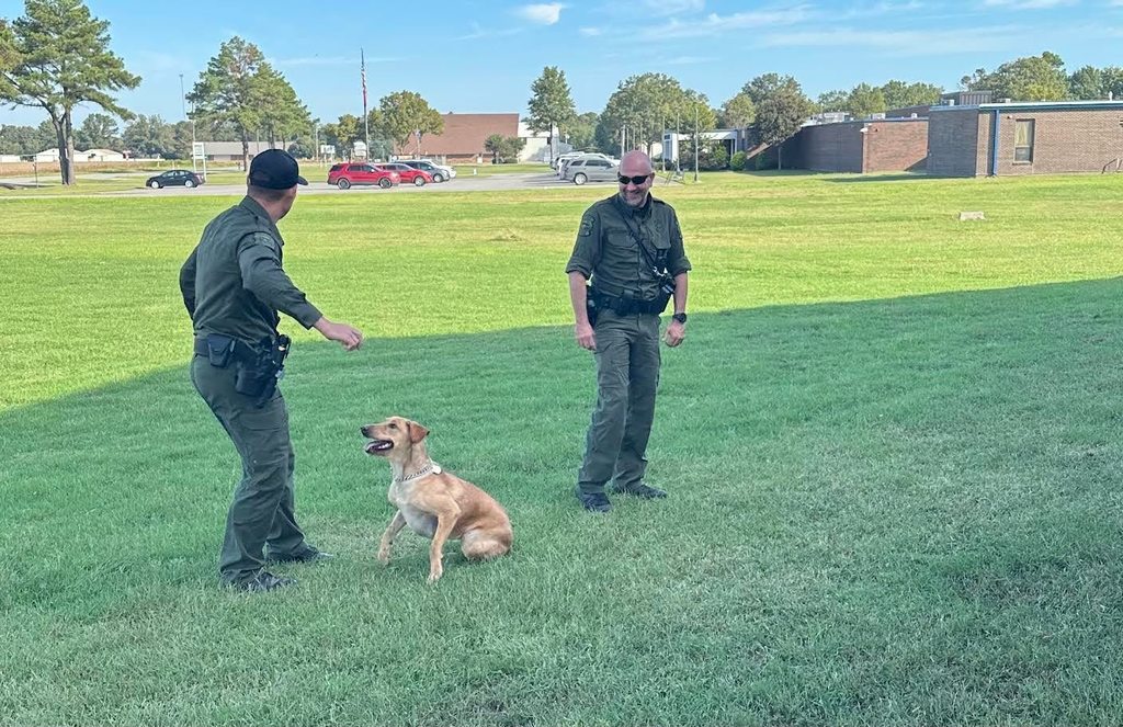 AGFC  Game Wardens & Dog