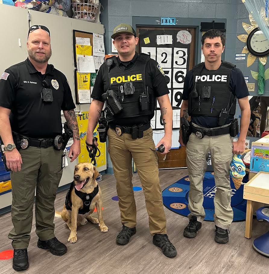 DeWitt Police officers visit DES Preschool