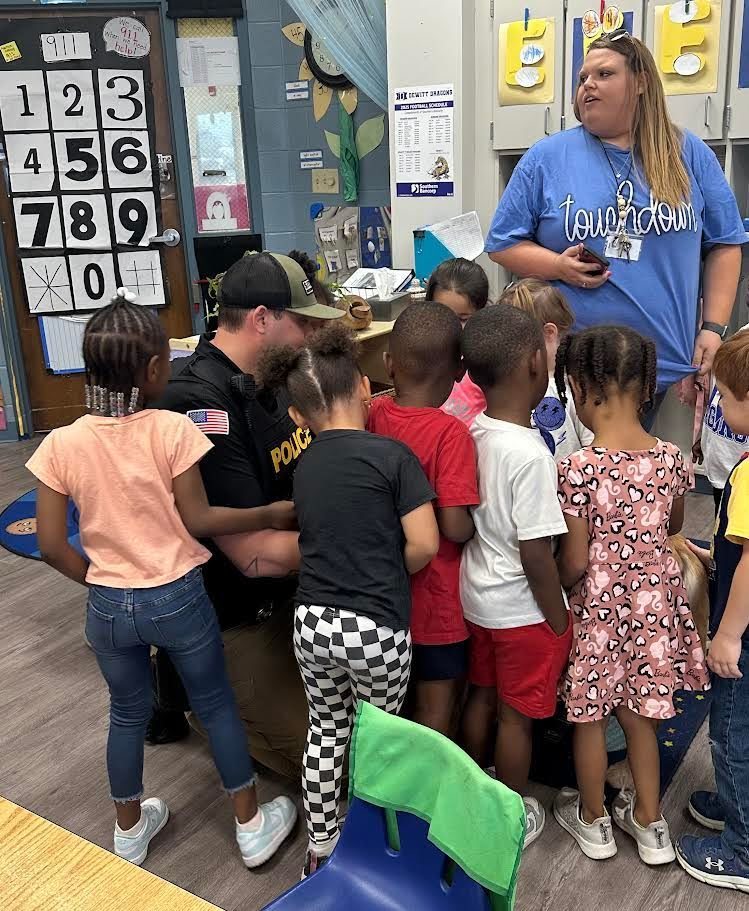 DeWitt Police officers visit DES Preschool