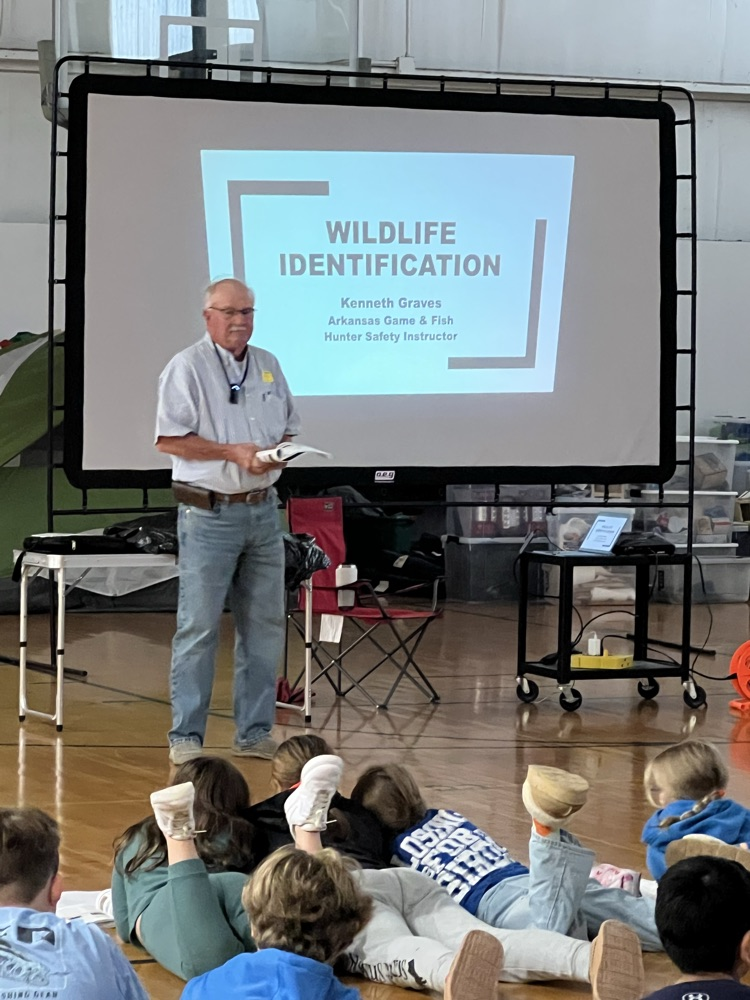 Kenneth graves teaching wildlife identification 