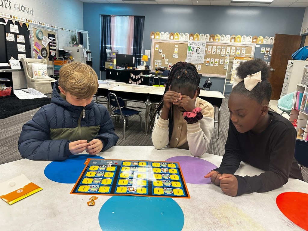 students using math manipulatives