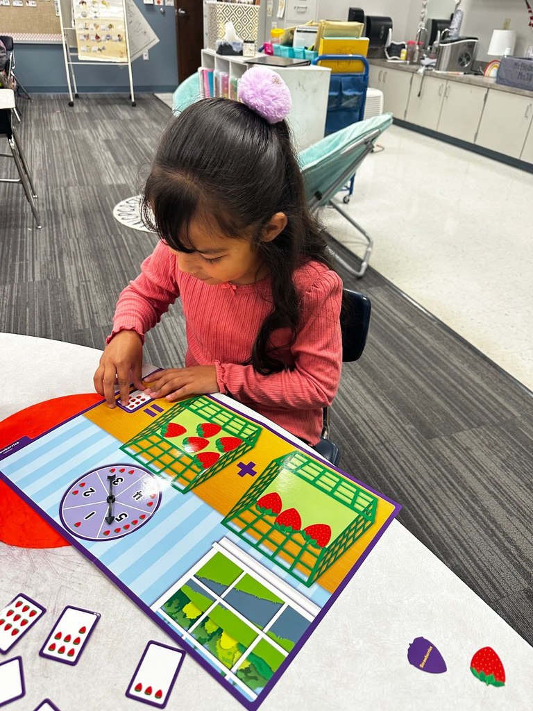 students using math manipulatives