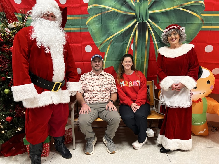 Santa Claus, Mrs Claus & the DES Principals