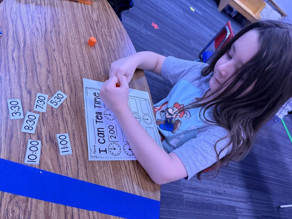 In Mrs. Vanessa’s Class we are really working our minds and our fine motor skills. We are cutting, glueing, comparing, and stringing beads!