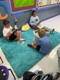 5th grade literacy students doing group work