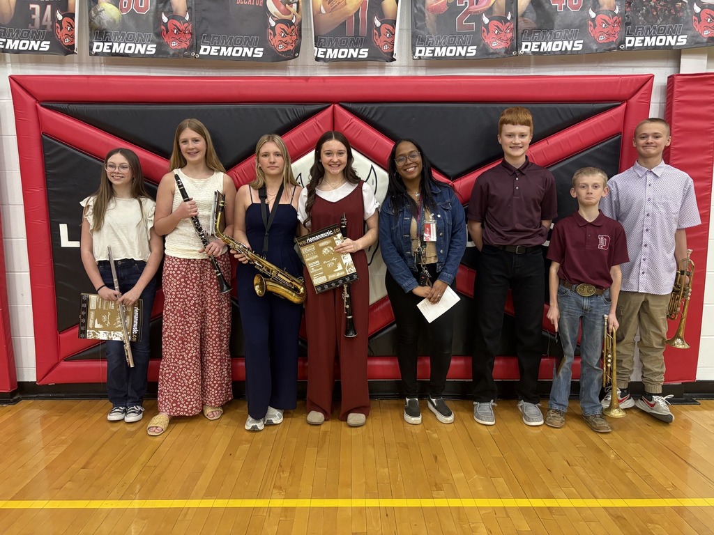 (L to R): Kaydence Mason, Elizabeth Gunsolley, Maci O'Kelley, Kaydyn Bolinger, Ms. Cruz, Jackson Gunsolley, Aiden Pauli, Henry Huber