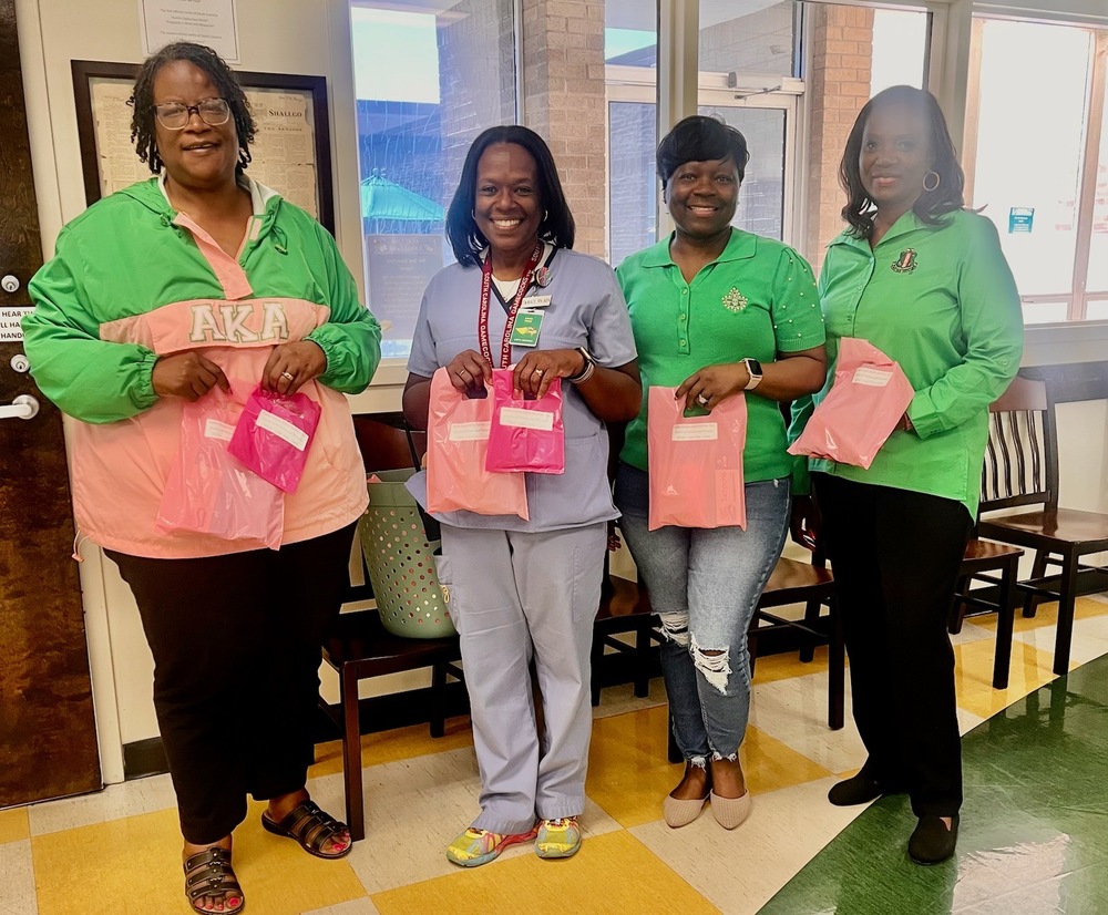 Alpha Kappa Alpha Sorority Members