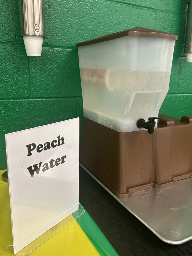 Peach infused water to go with the Tachos for lunch today