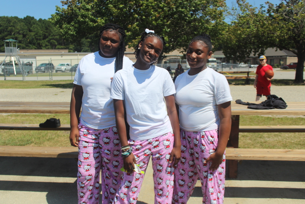 7th Grade students dressed in their pajamas.