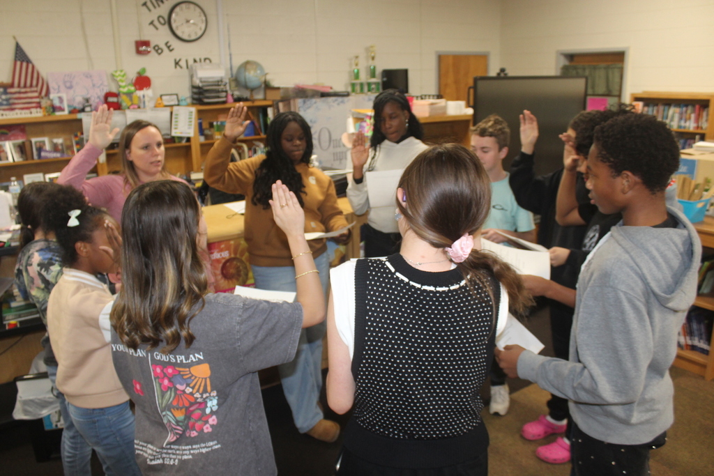 Student Council delegates swear in.