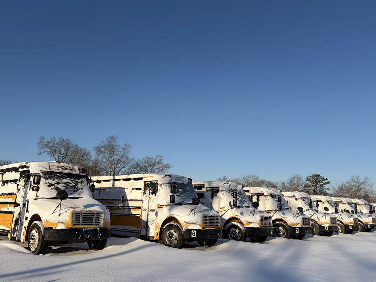 Latta buses - snow picture 