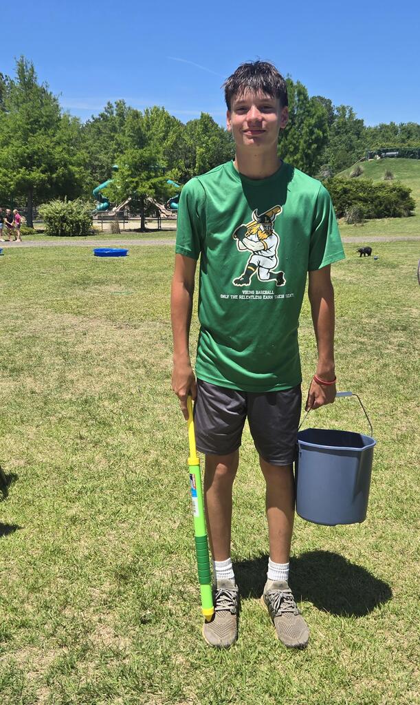ProTeam students run LES field day stations!