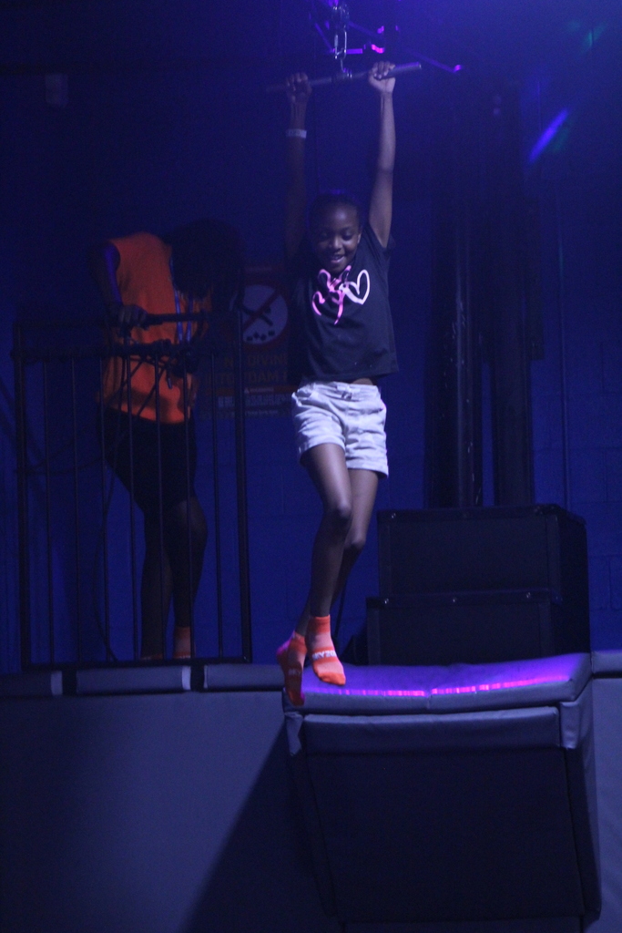Skyzone - zipline